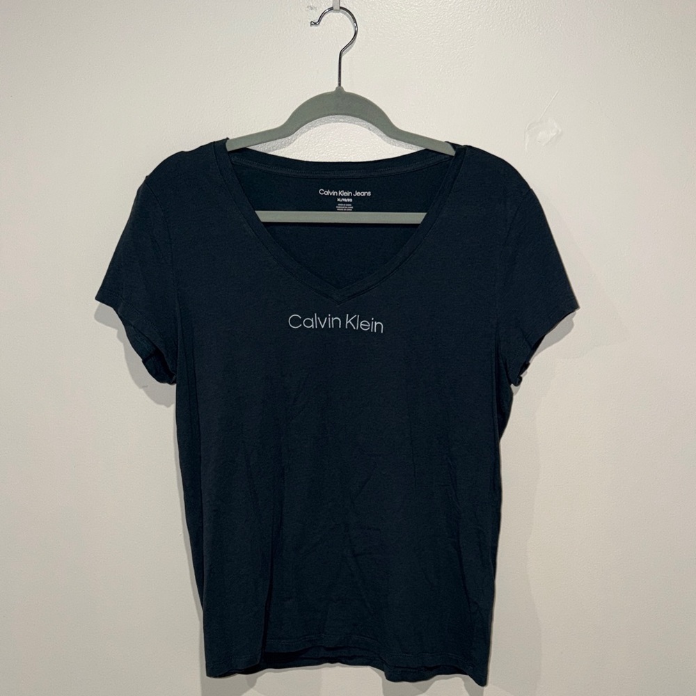 Calvin Klein Women's Navy V-Neck Tee